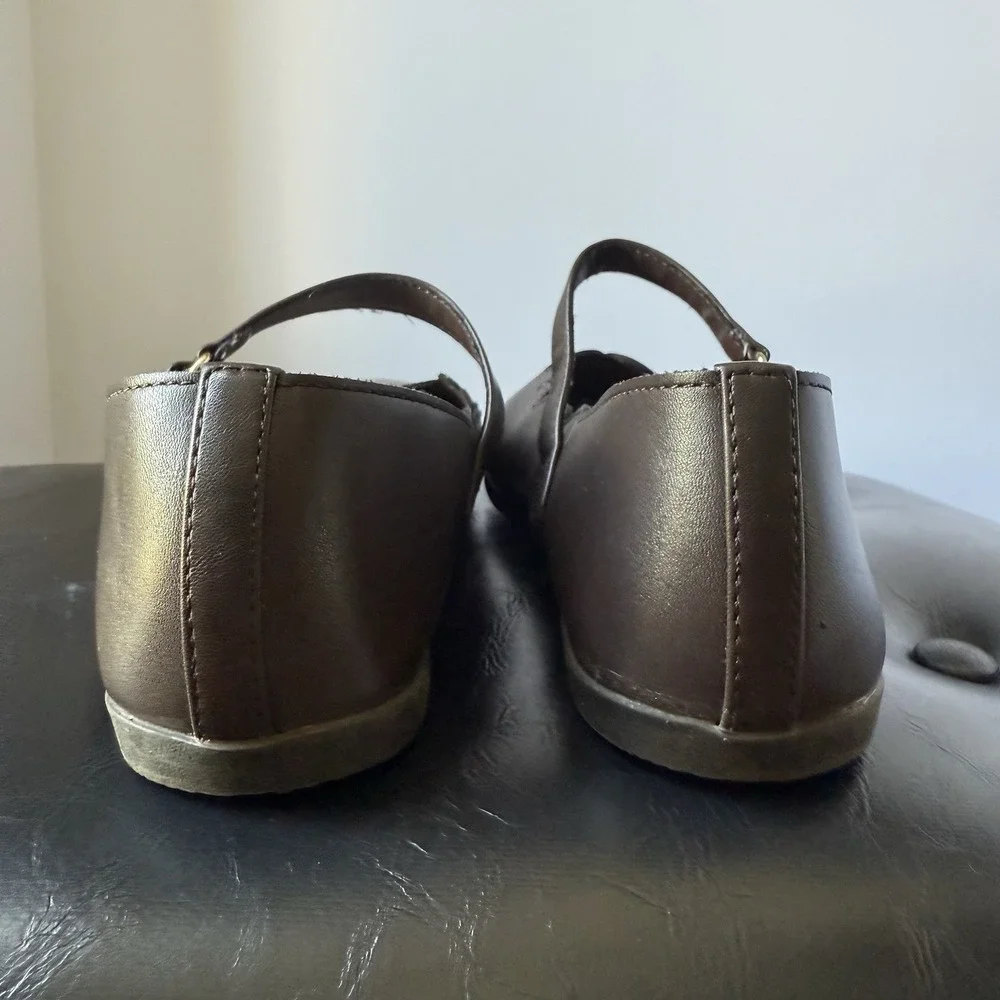 Childrens Place Brown Mary‎ Jane Scalloped Shoes Size 4 Light Weight. Used